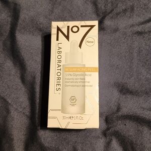 No7 Laboratories Resurfacing Peel - White